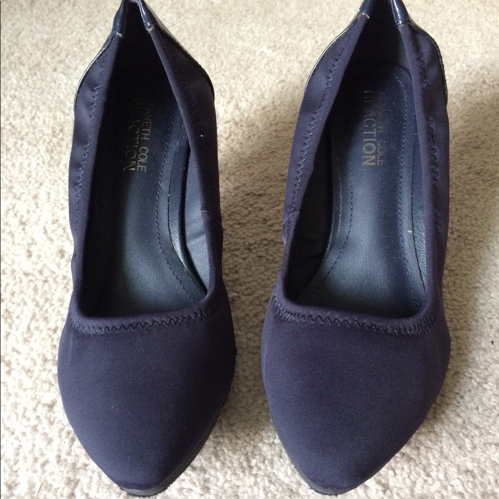 Dress pumps